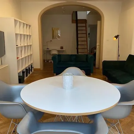 Apartamento Art Deco - Two Bedroom *