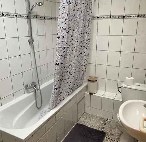 Art Deco - Two Bedroom 아파트